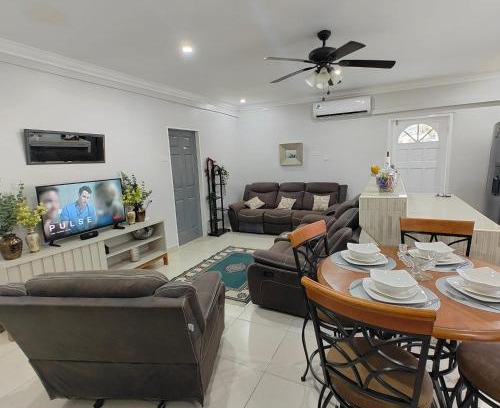 Diego Martin Apartamento | Furnished 2-Bedroom Flat for Rent