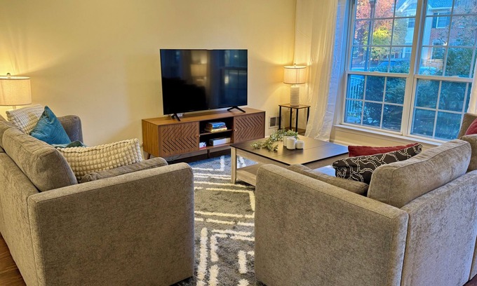 Belle Mead Condominio | Furnished 3-bedroom 3-bath. Sleeps 6. 3 Queen beds.