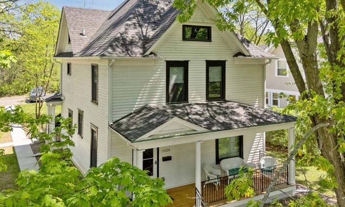 Hudson Casa | Furnished 3BR Corporate Rental, Walk to Downtown Hudson, 21 minutes to St. Paul