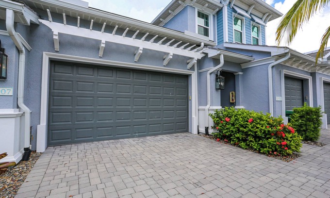 Naples Casa | FURNISHED ANNUAL OR SEASONAL RENTAL - 3BED/2BATH - FURNISHED-LAKE VIEW