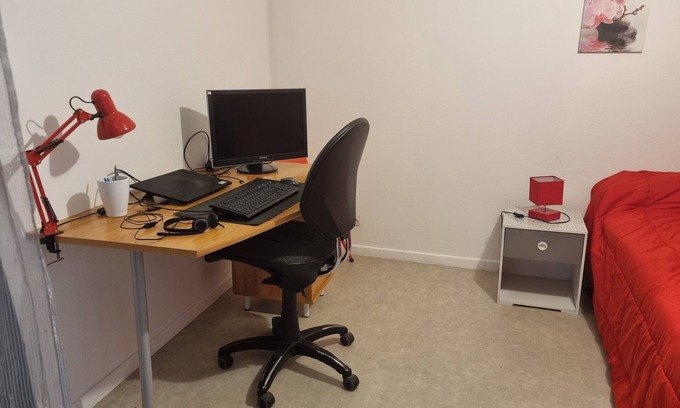 Pelussin Apartamento | Furnished apartment with office