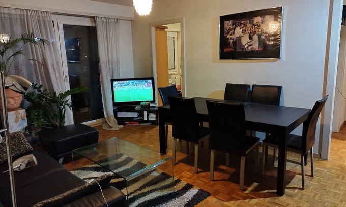 Montreux City Centre Apartamento | Furnished appartment vis-a-vis of railstation 5 min from lake at Montreux