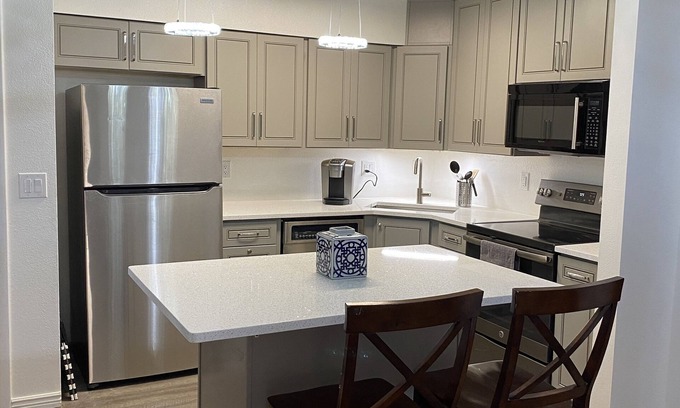 Aurora Condominio | Furnished Condo for a month or more
