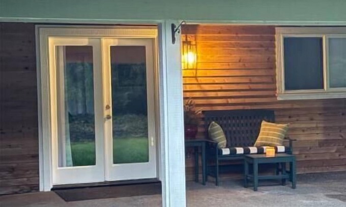 Seabeck Cabaña | Furnished Cottage on 5 peaceful acres just min to towns, hospital, Seattle Ferry