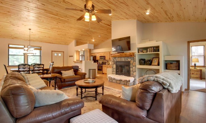 Torreon Casa | Furnished Deck and Grill Wooded Torreon Cabin