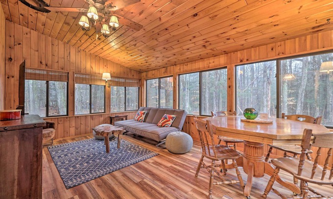 Greentown Casa | Furnished Deck + Fire Pit: Lake Wallenpaupack Home