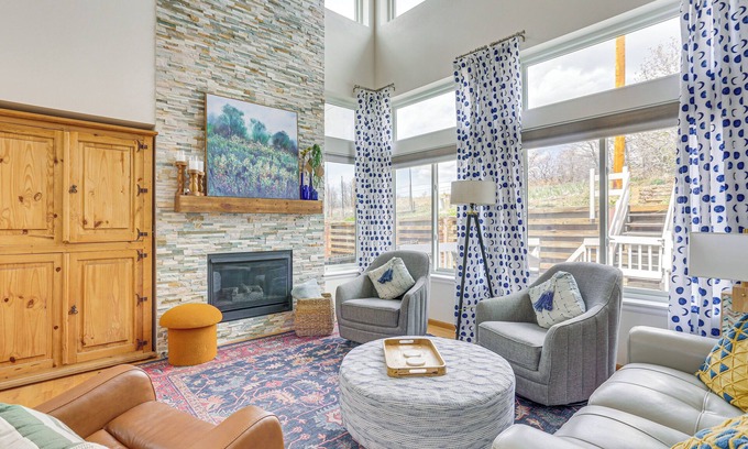 Castle Rock Casa | Furnished Deck, Mountain View: Castle Rock Home!