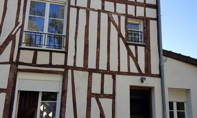 Chalons-en-Champagne Apartamento | Furnished Apartment F4 in House CHALONS EN CHAMPAGNE