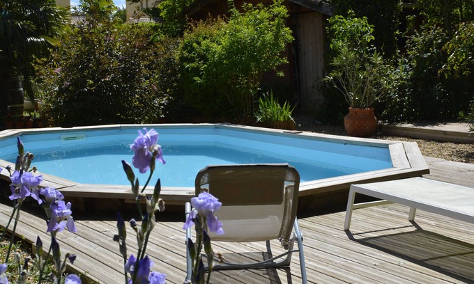 Ribaute-les-Tavernes Apartamento | Furnished gîte, 2 to 4 pers Ground floor, garden with trees not overlooked and secure swimming pool