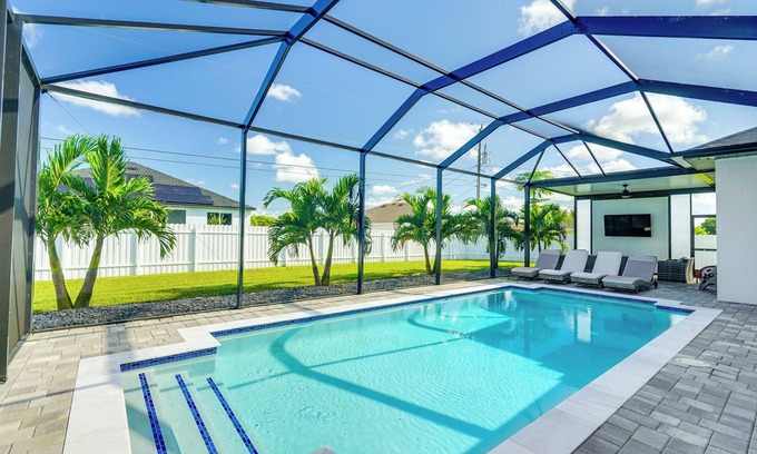 Diplomat Casa | Furnished Lanai & Private Pool: Cape Coral Home