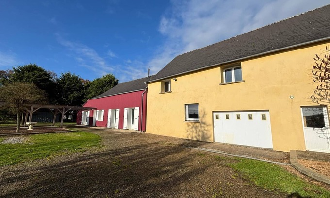 Bouchamps-les-Craon Cama Y Desayuno | Furnished room for rent in the country