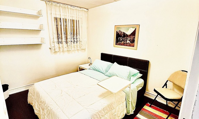 Newtonbrook Casa | Furnished room available with a shared bathroom and kitchen.(Northyork location)