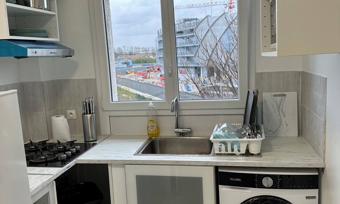 La Courneuve Cama Y Desayuno | Furnished room subway 7 La Courneuve