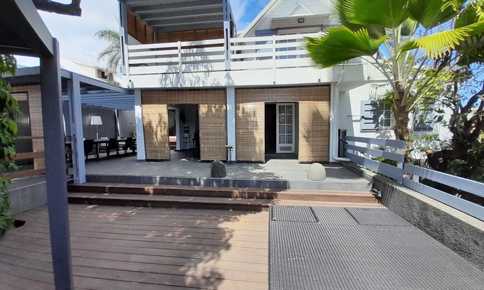 Centre-Ville Casa | Furnished villa 4**** seaside, hyper center Saint Pierre/Terre Sainte