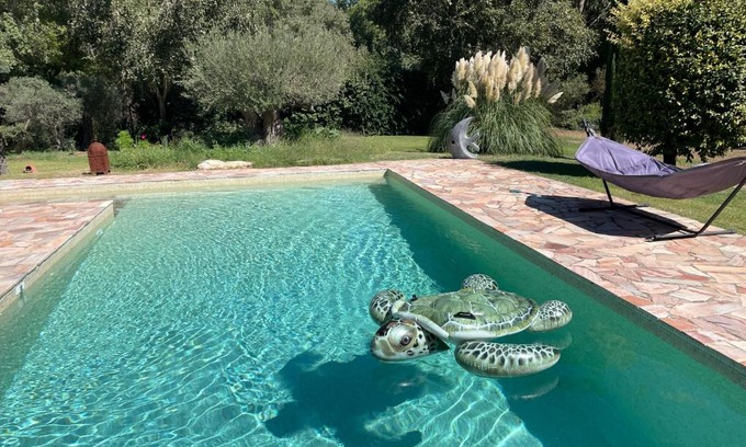 Fuveau Casa | FUVOLEA, Maison de vacances à 15 min du centre d'Aix-en-Provence, piscine chauffée en saison - jardin - parking privé gratuit