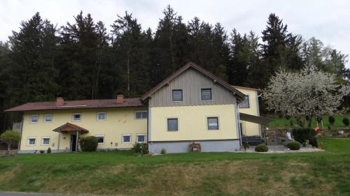 Zwiesel Apartamento | FW & FH Lüsselfeld