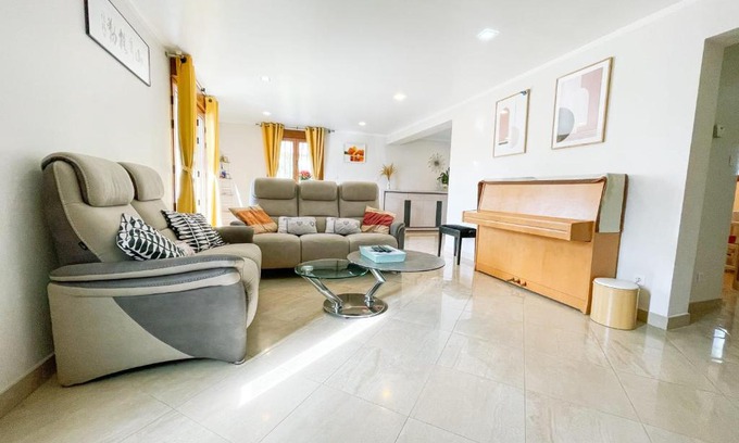 Saint-Ismier Casa | #FW The House of Sunny Gardens