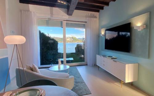 Arona Apartamento | FWL Italian Romance on the Lake