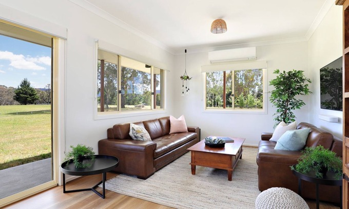 Hartley Casa | Fynn's Run This three-bedroom, one -bathroom home is set in Hartley on 2.9 hectares