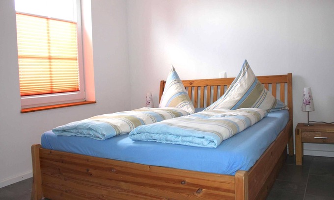 Muritz Cama Y Desayuno | FZ first floor - vacation room with bed and breakfast