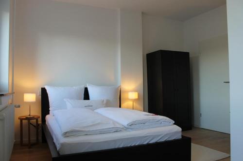 Kernstadt Casa | Gästehaus Friedrichstraße Ruhiges Zimmer mit Bad zum Innenhof