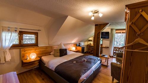 Frohnd Apartamento | Gästehaus Holzer Kreuz- Gästezimmer Margerite für 2 Personen inkl Landfrühstück