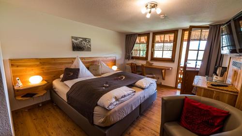 Frohnd Apartamento | Gästehaus Holzer Kreuz - Gästezimmer Veilchen für 2 Personen inkl Landfrühstück
