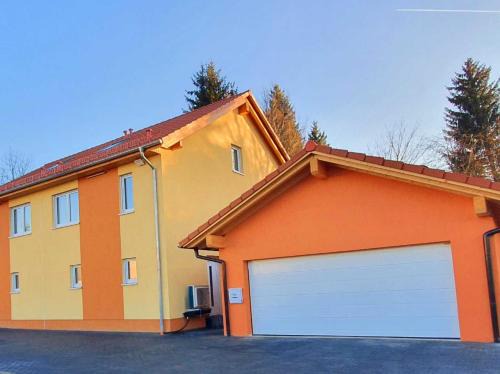 Traunreut Casa | Gästehaus Traunreut - Monteur und Gästezimmer -
