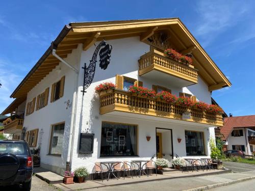 Unterammergau Apartamento | Gästehaus u Ferienwohnungen Veronika incl Frühstücksbuffet und KönigsCard mit 200 kostenlosen Attraktionen