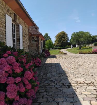 Les Aspres Casa | Gîte à la Moncorgerie