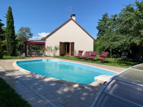 Avermes Casa | Gîte 3 étoiles les Gourlines avec balneo, véranda, piscine et garage