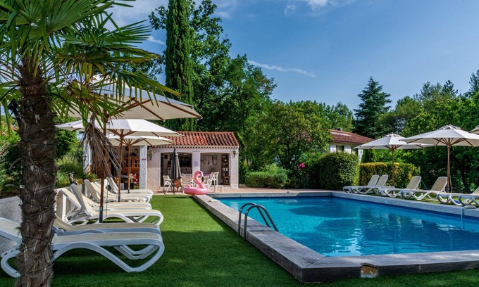 Les Arcs-sur-Argens Apartamento | Apartamento en un complejo de apartamentos de vacaciones en familia; Propietario alemán en el sitio