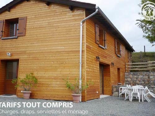Saint-Cyr-de-Valorges Casa | Gîte 4 chambres avec jardin, animaux acceptés, terrasse et abri voiture - FR-1-496-17