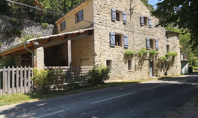 Reilhanette Casa | Gîte 6/8 persons with private swimming pool in drôme provençale