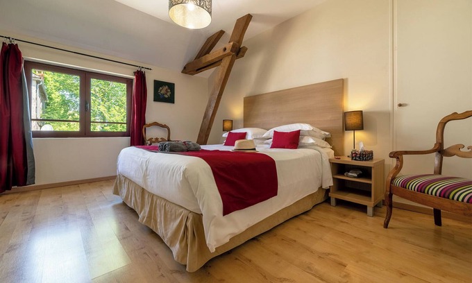 Ajat Apartamento | Gîte “Adèle” – A Cosy & Scenic Hideaway for 1 or 2 Adults