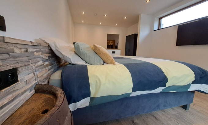 La Roche-en-Ardenne Casa | Amikalement vôtre-Casa-Baño con bañera-Terraza