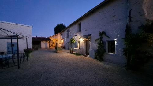 Chaveignes Casa | Gîte Angulus Ridet - Grapevine
