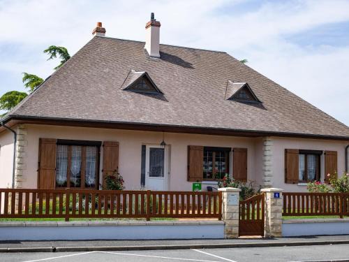 Artenay Casa | Gîte au cœur d'Artenay – 3 chambres, tout confort, à 25 min d'Orléans, proche commerces et musées - FR-1-590-123