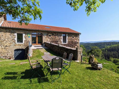 Saint-Prejet-d'Allier Casa | Gîte au calme avec équipements PMR, parking, animal accepté - FR-1-582-59