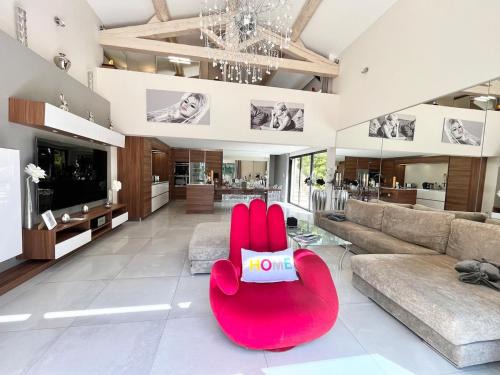 Caderousse Casa | Gîte BB Chic du Domaine de la Franquette - Piscine Chauffée & SPA