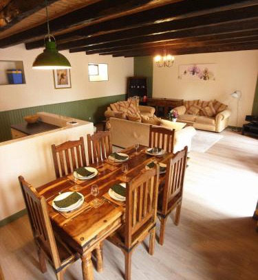 Les Champs-Geraux Casa | Gîte Cerise - Les Gîtes de la Lohuas