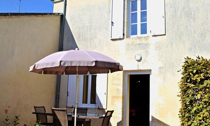 Salles-Lavalette Casa | Gîte Charentais avec Terrasse, Jardin et Randonnées - Idéal Familles et Animaux Acceptés - FR-1-653-177