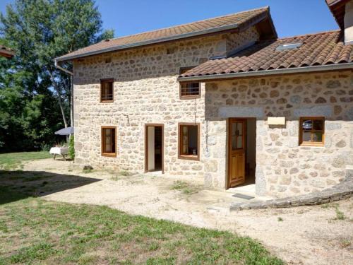 Les Salles Casa | Gîte Charmant avec Jardin Privatif, Cheminée, et Activités Nature Proches, Animaux Acceptés - FR-1-496-66