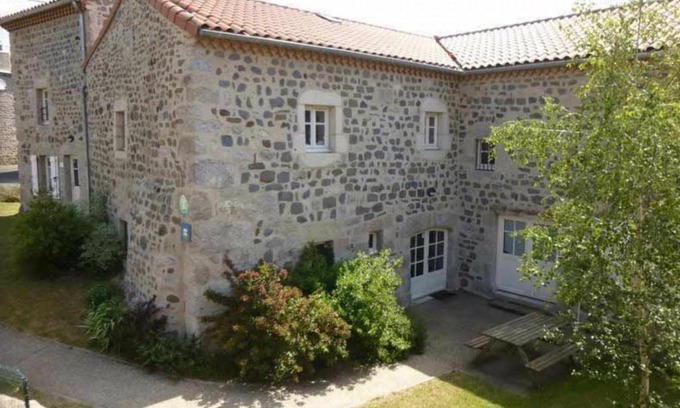 Rauret Casa | Gîte charmant pour 8 pers à Rauret avec cheminée, terrasse et accès "Tourisme et Handicap" - FR-1-582-186