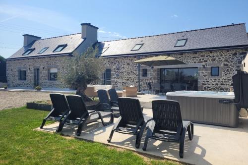 Tremeloir Casa | Gîte Chemin de Camet entièrement rénové, 8 pers avec 4 chambres et spa Pordic, Côtes d'Armor