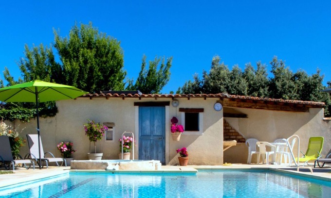 Aubignan Casa | 3* gîte Solar-heated swimming pool and Jacuzzi