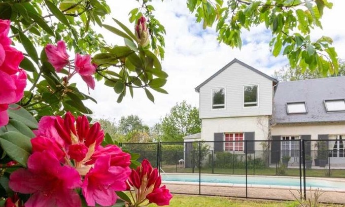 Dureil Casa | Gîte Cocooning avec Piscine Partagée au Cœur de la Campagne Sarthoise, Proche Zoo et Circuit du Mans - FR-1-410-331