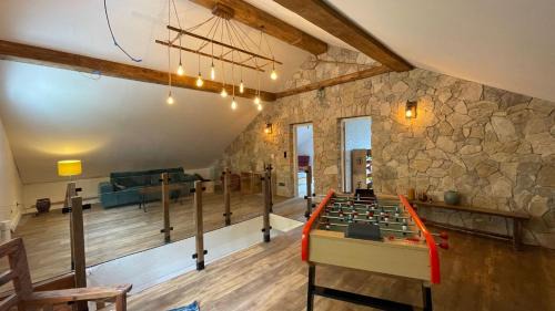Embrun Casa | Gîte confort 15 couchages, vue panoramique Montagne Hautes Alpes, Terrasses
