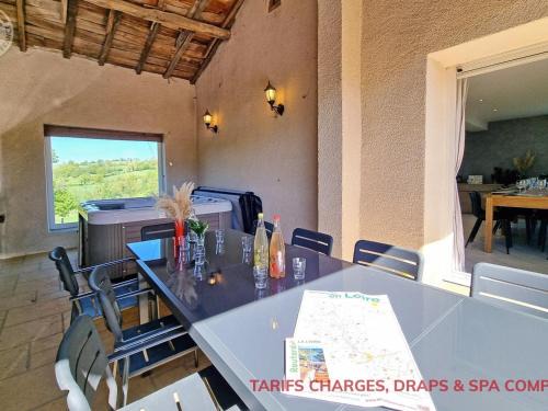 Chevrieres Casa | Gîte confortable pour 12 avec jardin privé et spa en Auvergne-Rhône-Alpes - FR-1-496-354
