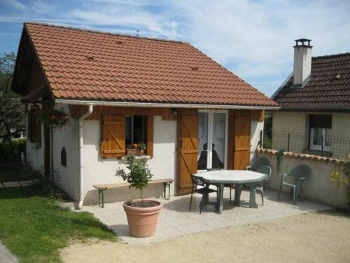 Sivry-la-Perche Casa | Gîte cosy avec terrasse, garage et barbecue près de Verdun - FR-1-585-20